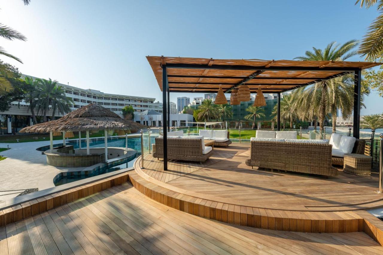 Le Meridien Αμπού Ντάμπι Εξωτερικό φωτογραφία The resort's pool